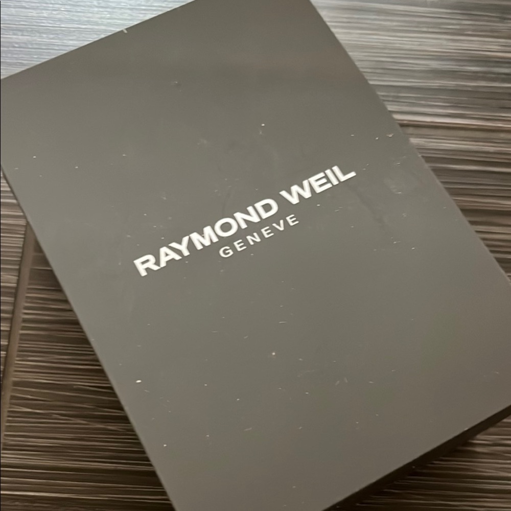 Raymond Weil Gold and Black Classic Watch - Picture 9 of 9